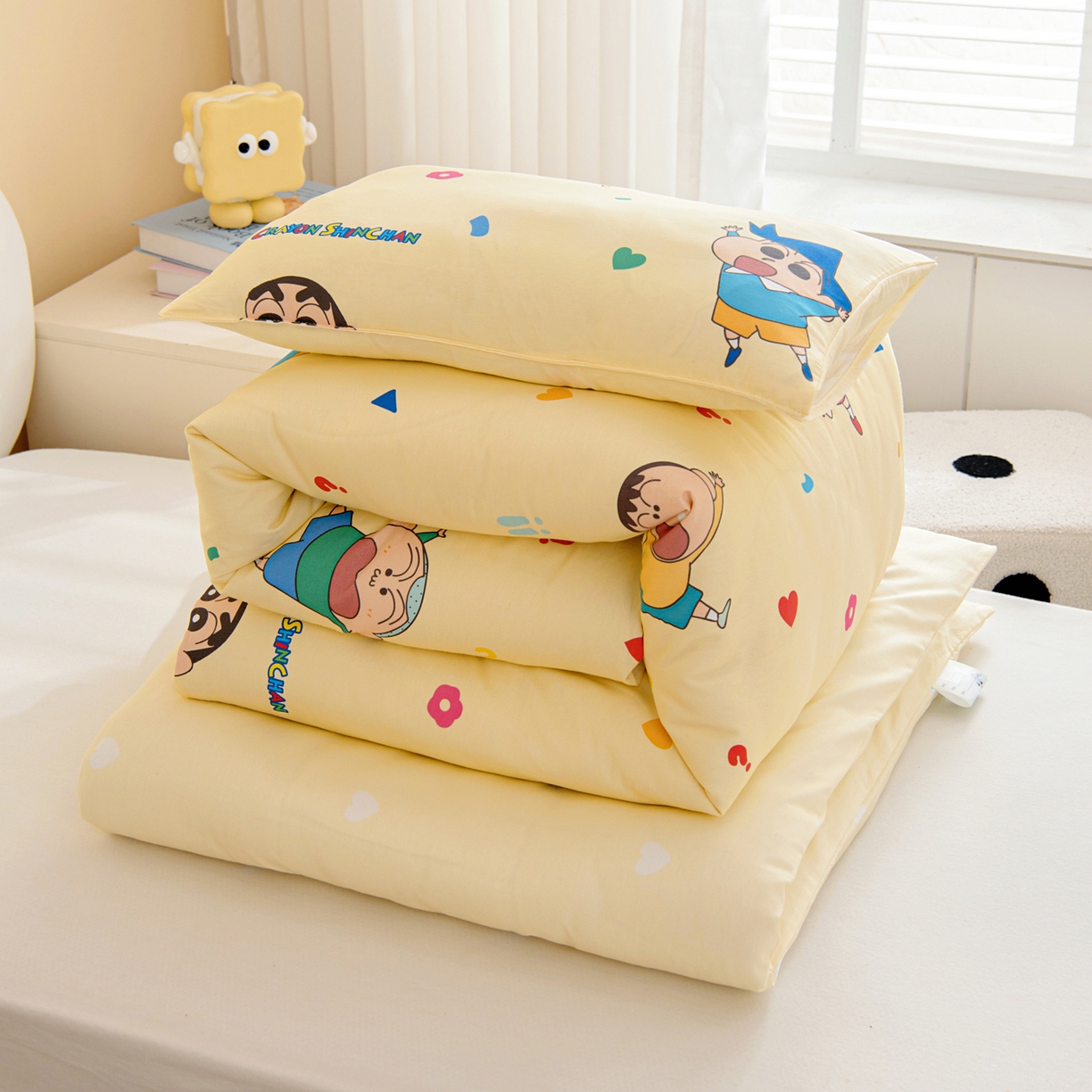 孩子王家纺 2026新款卡通全棉纯棉正版授权蜡笔小新幼儿园套件三件套六件套多件套 春日部家族