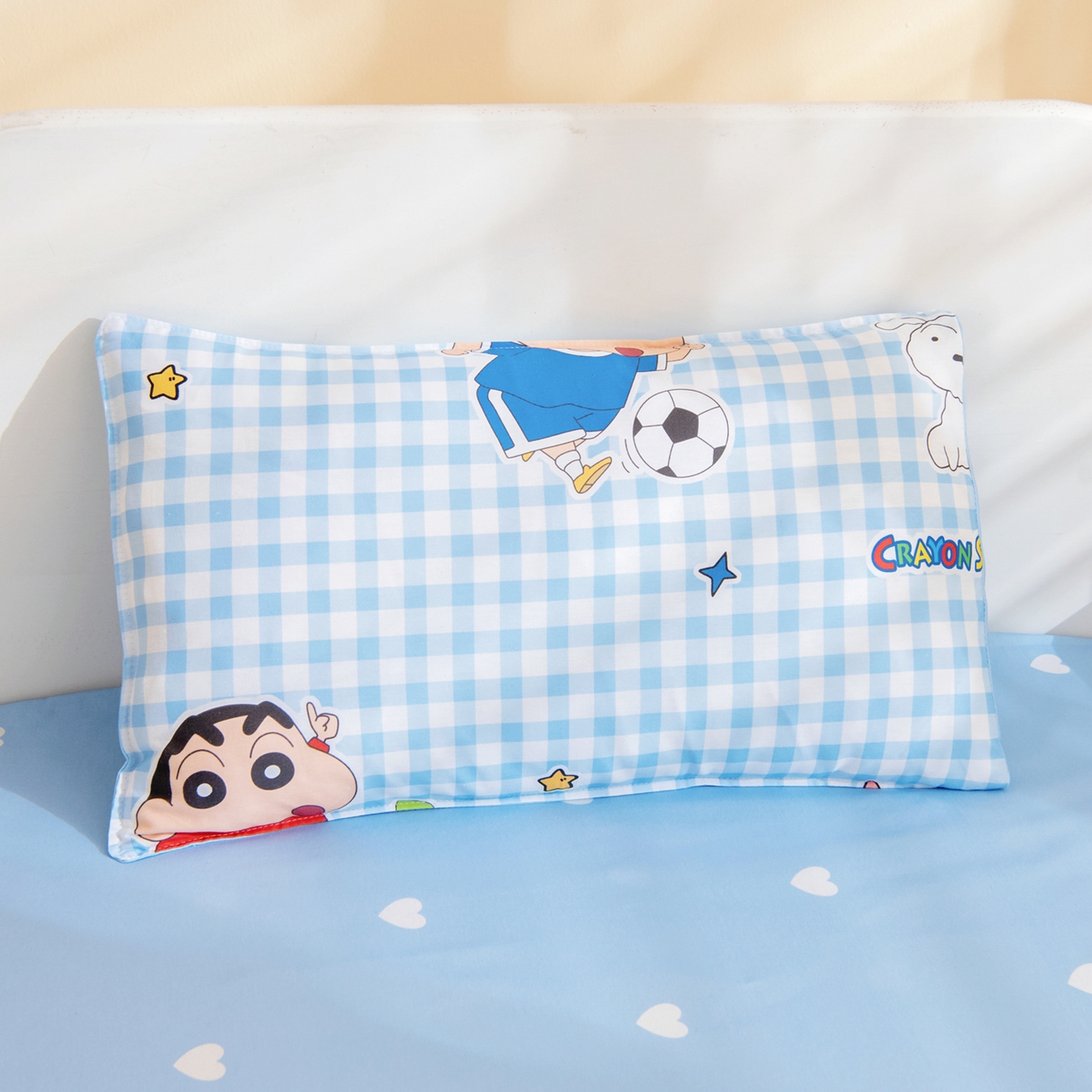 91家纺网 家纺一手货源 找家纺 孩子王家纺 2026新款卡通全棉纯棉正版授权蜡笔小新幼儿园套件三件套六件套多件套 蓝格小新乐园