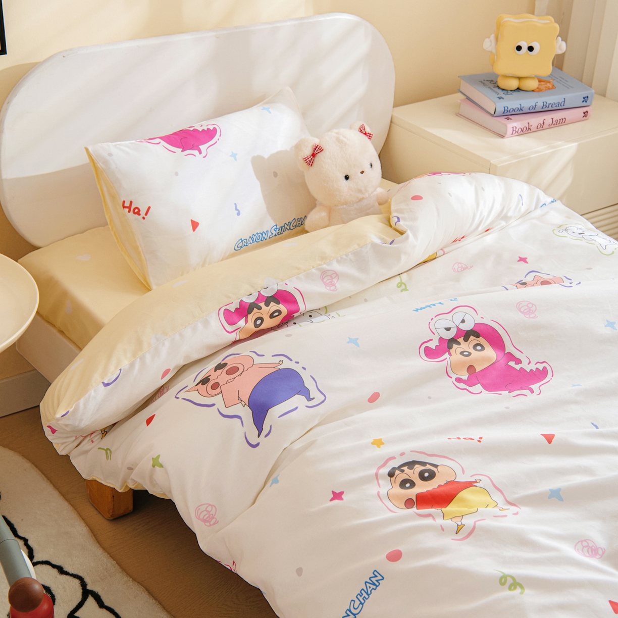 91家纺网 家纺一手货源 找家纺 孩子王家纺 2026新款卡通全棉纯棉正版授权蜡笔小新幼儿园套件三件套六件套多件套 搞笑小新