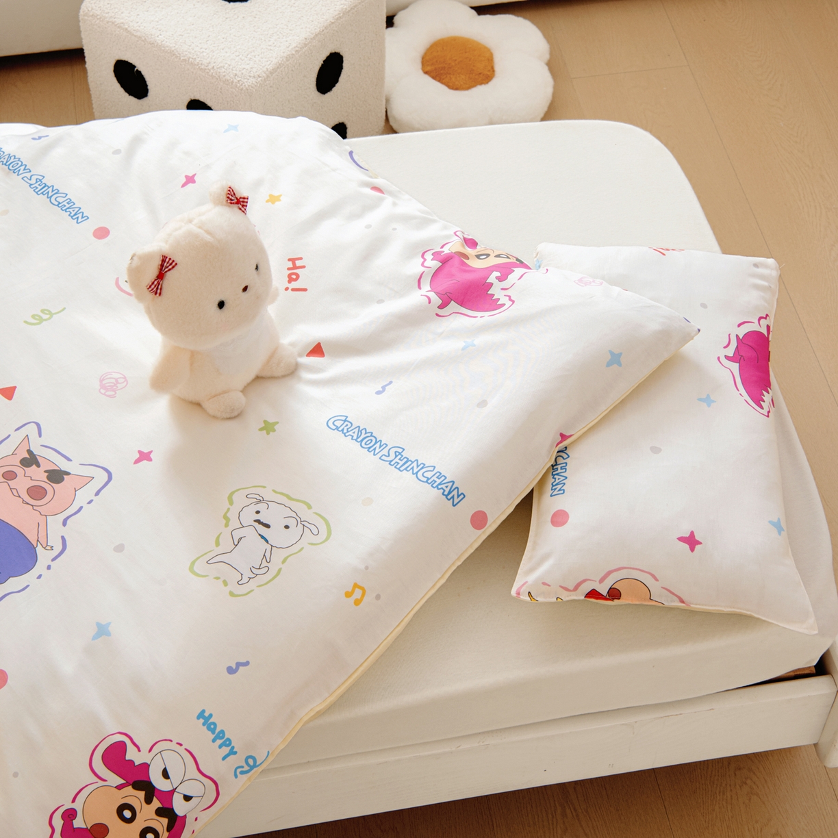 91家纺网 家纺一手货源 找家纺 孩子王家纺 2026新款卡通全棉纯棉正版授权蜡笔小新幼儿园套件三件套六件套多件套 搞笑小新