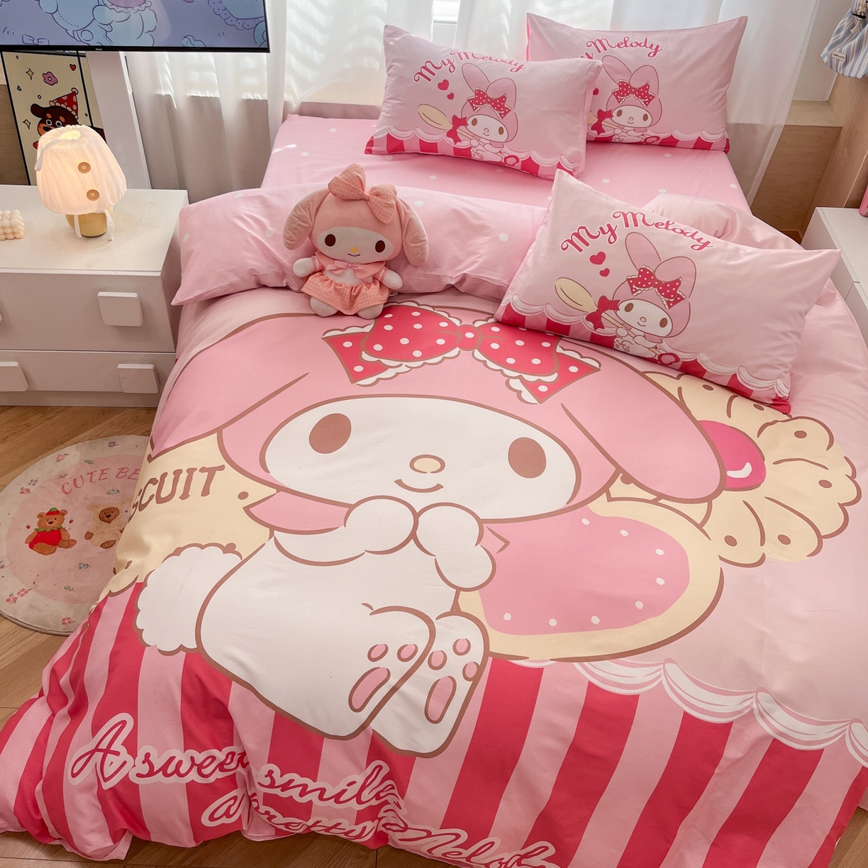 91家纺网 家纺一手货源 找家纺 孩子王家纺 2026新款卡通全棉纯棉正版授权大版三丽鸥系列四件套 饼干美乐蒂