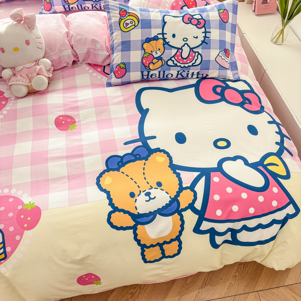 91家纺网 家纺一手货源 找家纺 孩子王家纺 2026新款卡通全棉纯棉正版授权大版三丽鸥系列四件套 格子乐园