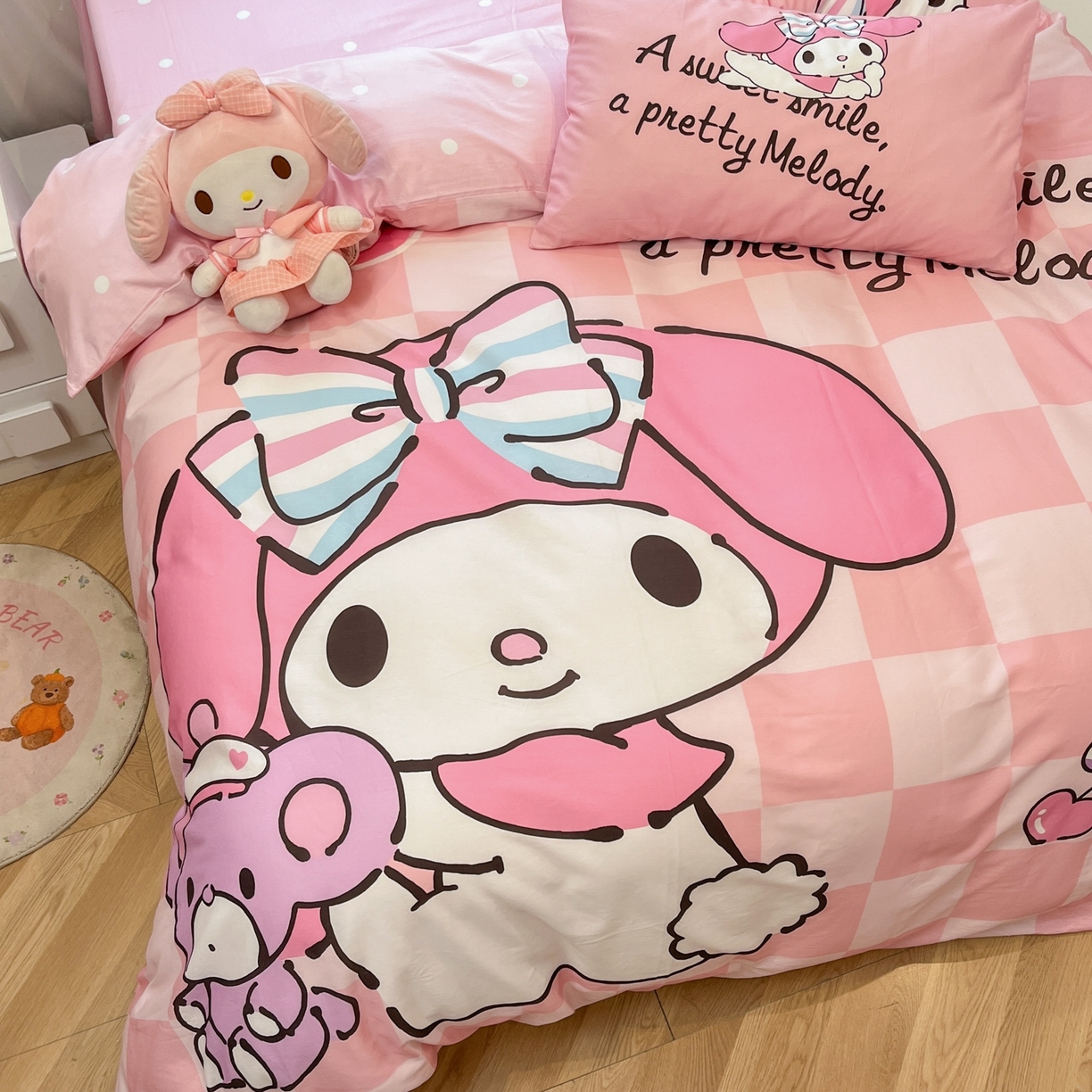 91家纺网 家纺一手货源 找家纺 孩子王家纺 2026新款卡通全棉纯棉正版授权大版三丽鸥系列四件套 好伙伴