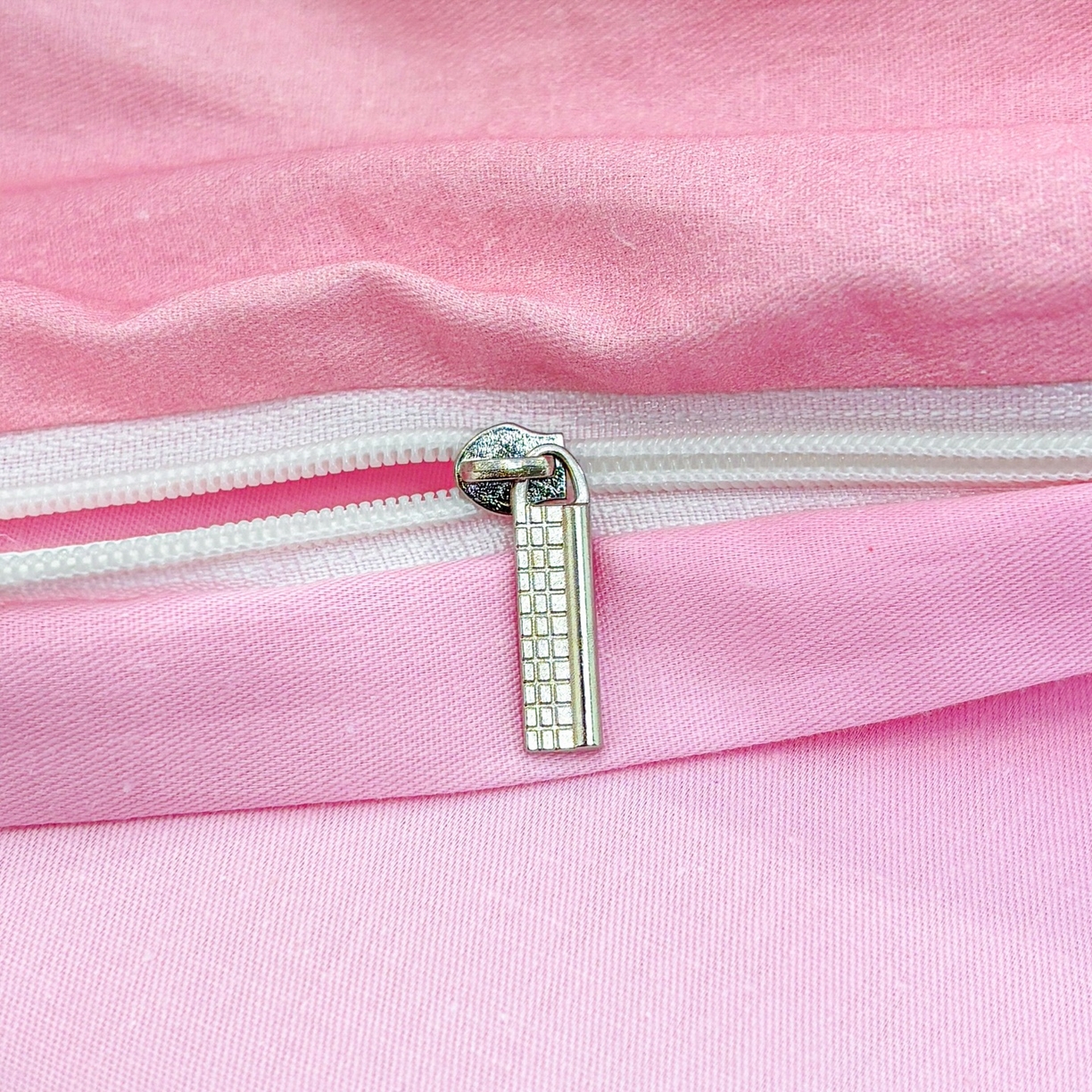 91家纺网 家纺一手货源 找家纺 孩子王家纺 2026新款卡通全棉纯棉正版授权大版三丽鸥系列四件套 闪亮玉桂狗