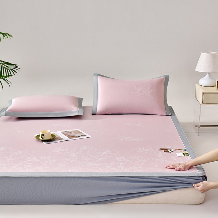 91家纺网 家纺一手货源 找家纺 小牛席业 2026新款【实拍风格】双PE凉感-百合清凉冰丝席系列（床笠款） 粉色