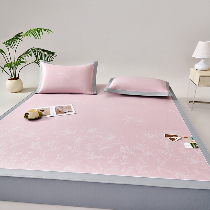 91家纺网 家纺一手货源 找家纺 小牛席业 2026新款【实拍风格】双PE凉感-百合清凉冰丝席系列（床笠款） 粉色