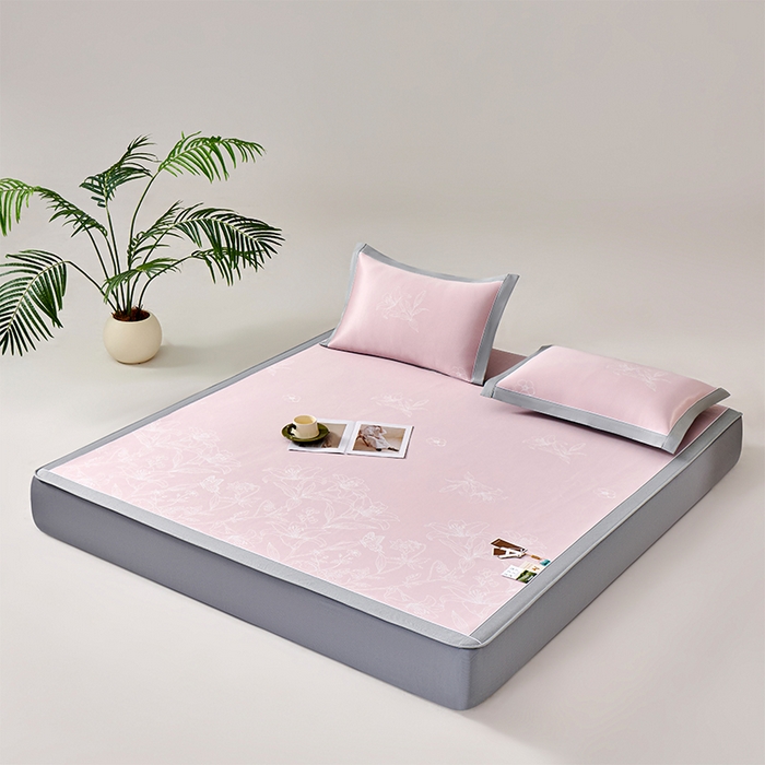 91家纺网 家纺一手货源 找家纺 小牛席业 2026新款【实拍风格】双PE凉感-百合清凉冰丝席系列（床笠款） 粉色