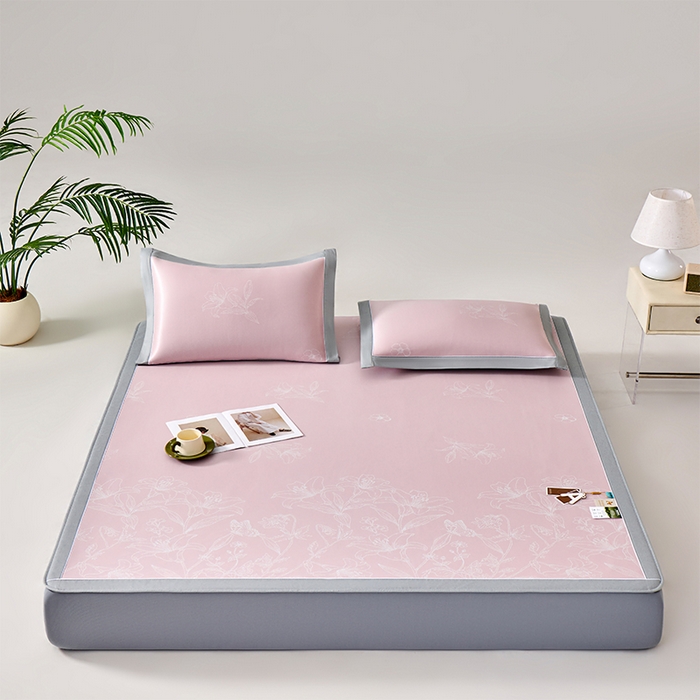 91家纺网 家纺一手货源 找家纺 小牛席业 2026新款【实拍风格】双PE凉感-百合清凉冰丝席系列（床笠款） 粉色