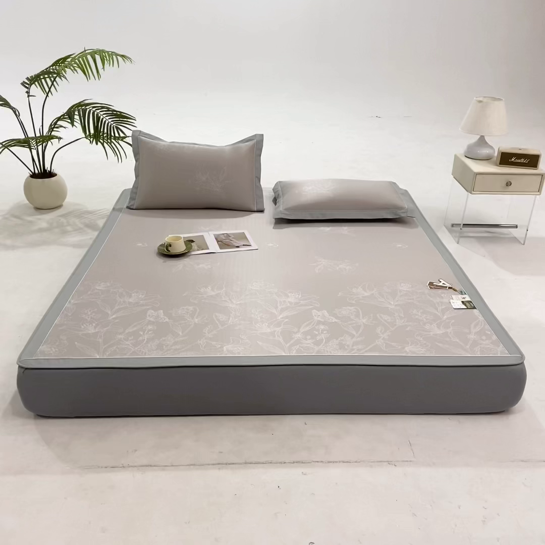 91家纺网 家纺一手货源 找家纺 （总）小牛席业 2026新款【实拍风格】双PE凉感-百合清凉冰丝席系列（床笠款）凉席藤席冰藤席冰丝席竹席