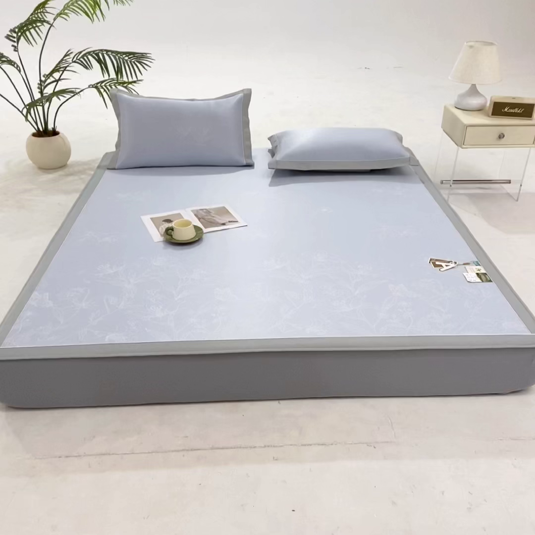 91家纺网 家纺一手货源 找家纺 小牛席业 2026新款【实拍风格】双PE凉感-百合清凉冰丝席系列（床笠款） 蓝色