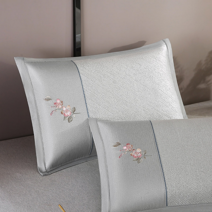 91家纺网 家纺一手货源 找家纺 小牛席业 2026新款冰藤夏凉枕套【中式刺绣】 小斜纹冰藤银灰