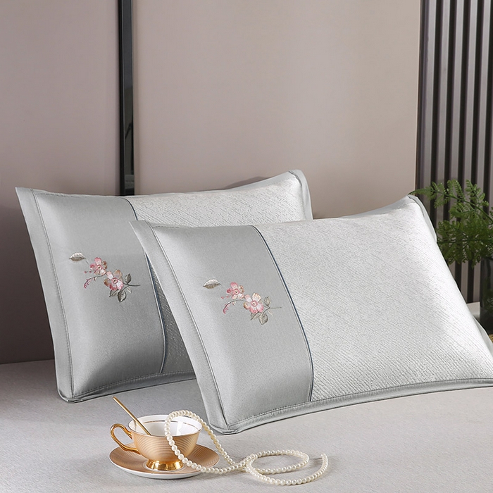 91家纺网 家纺一手货源 找家纺 小牛席业 2026新款冰藤夏凉枕套【中式刺绣】 小斜纹冰藤银灰