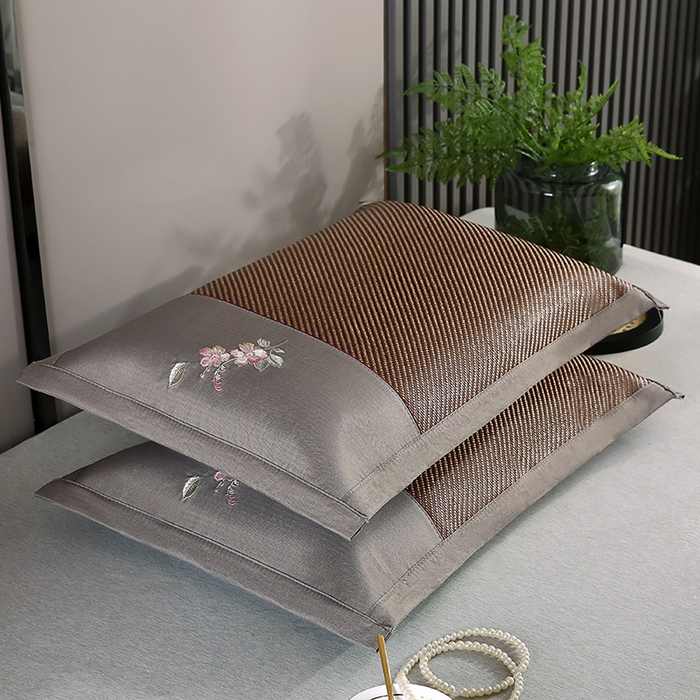 91家纺网 家纺一手货源 找家纺 小牛席业 2026新款冰藤夏凉枕套【中式刺绣】 斜纹冰藤黑咖