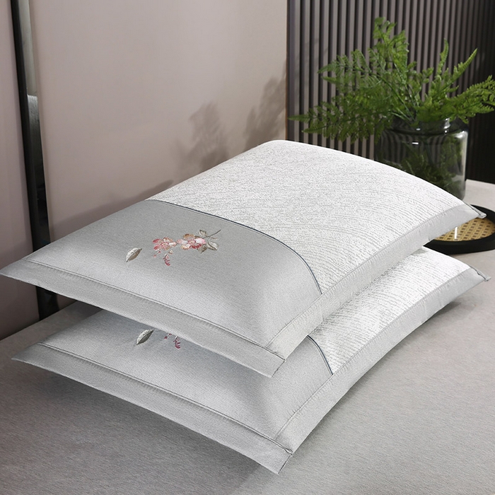 91家纺网 家纺一手货源 找家纺 小牛席业 2026新款冰藤夏凉枕套【中式刺绣】 小斜纹冰藤银灰