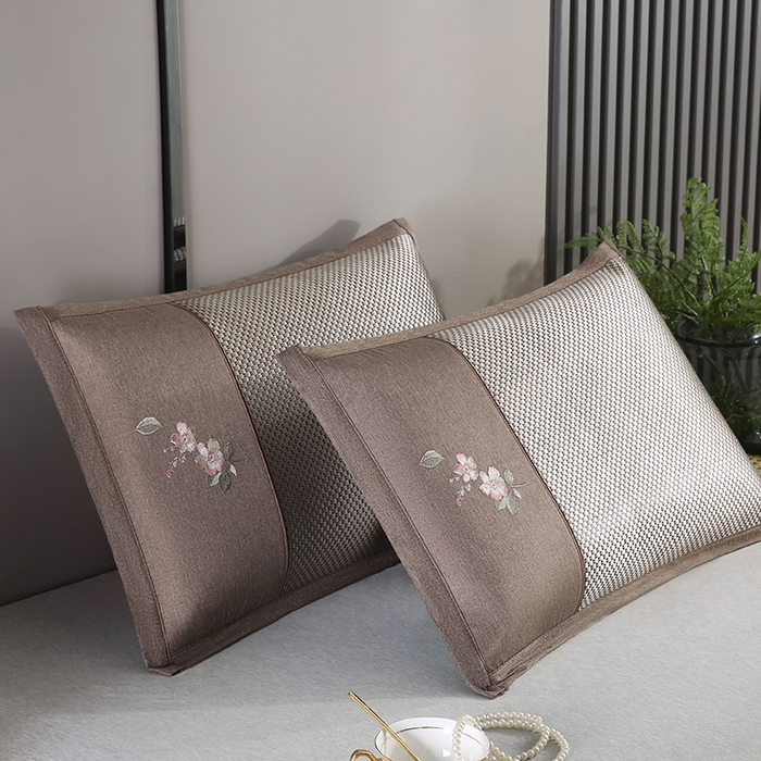 91家纺网 家纺一手货源 找家纺 小牛席业 2026新款冰藤夏凉枕套【中式刺绣】 大冰藤香槟