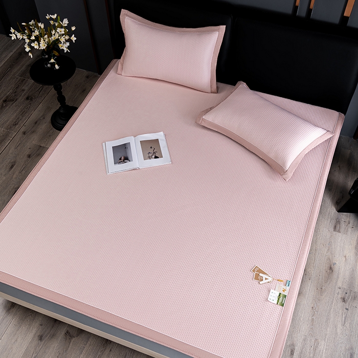 91家纺网 家纺一手货源 找家纺 小牛席业 2026新款经典款-千鸟格冷感豆豆席系列（床笠款） 粉色