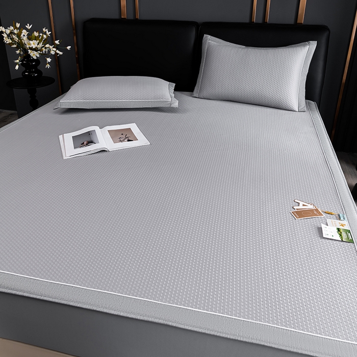 91家纺网 家纺一手货源 找家纺 小牛席业 2026新款经典款-千鸟格冷感豆豆席系列（床笠款） 灰色