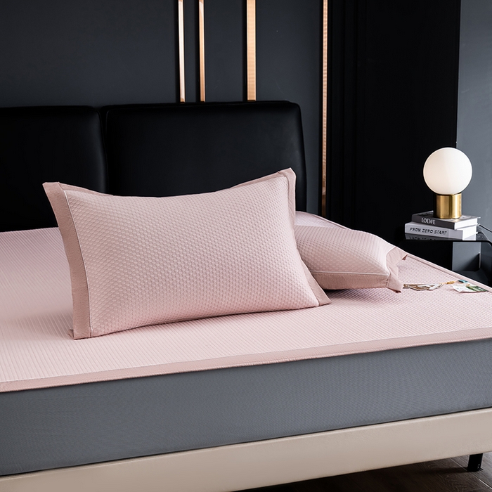 91家纺网 家纺一手货源 找家纺 小牛席业 2026新款经典款-千鸟格冷感豆豆席系列（床笠款） 粉色