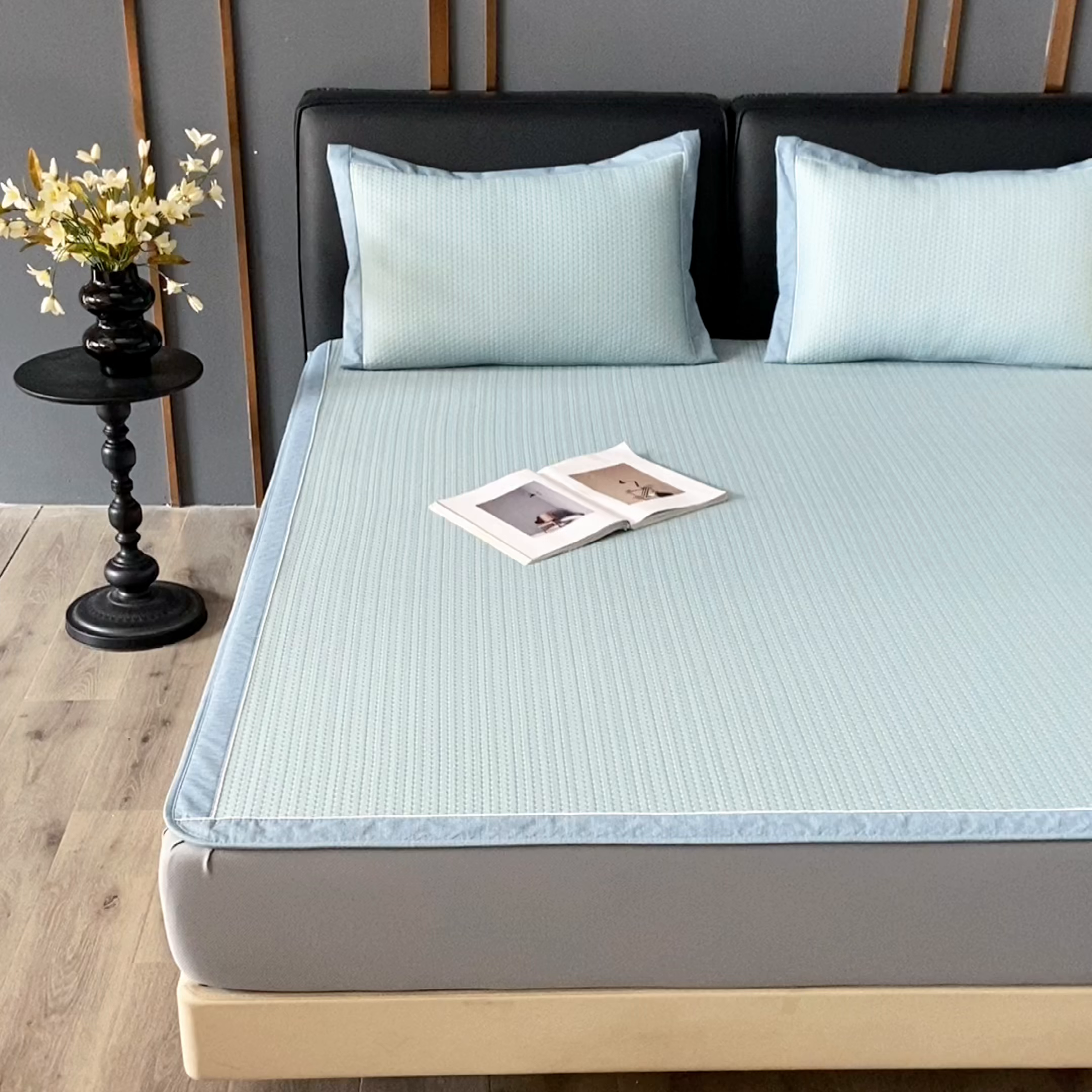 91家纺网 家纺一手货源 找家纺 小牛席业 2026新款经典款-千鸟格冷感豆豆席系列（床笠款） 蓝色