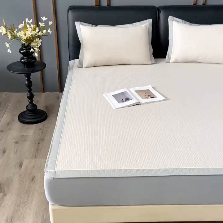 91家纺网 家纺一手货源 找家纺 （总）小牛席业 2026新款经典款-千鸟格冷感豆豆席系列（床笠款）