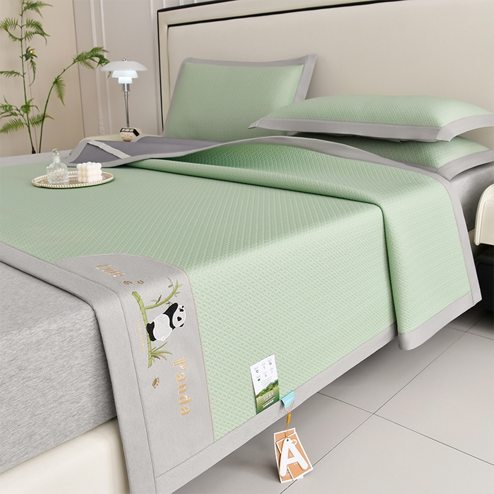 91家纺网 家纺一手货源 找家纺 小牛席业 2026新款爱家熊猫豆豆席系列 绿色