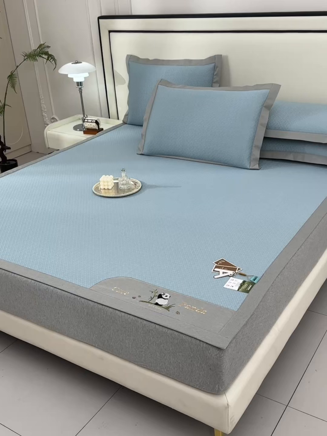 91家纺网 家纺一手货源 找家纺 小牛席业 2026新款爱家熊猫豆豆席系列 蓝色