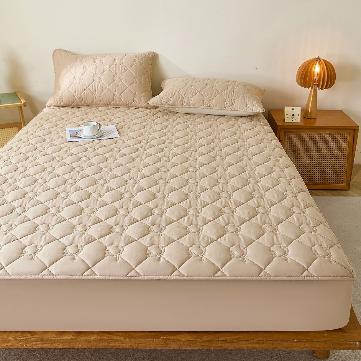 91家纺网 家纺一手货源 找家纺 （总）彩亿家纺 2026新款A类纯棉夹棉床笠三件套全包防滑床垫保护套-棉花