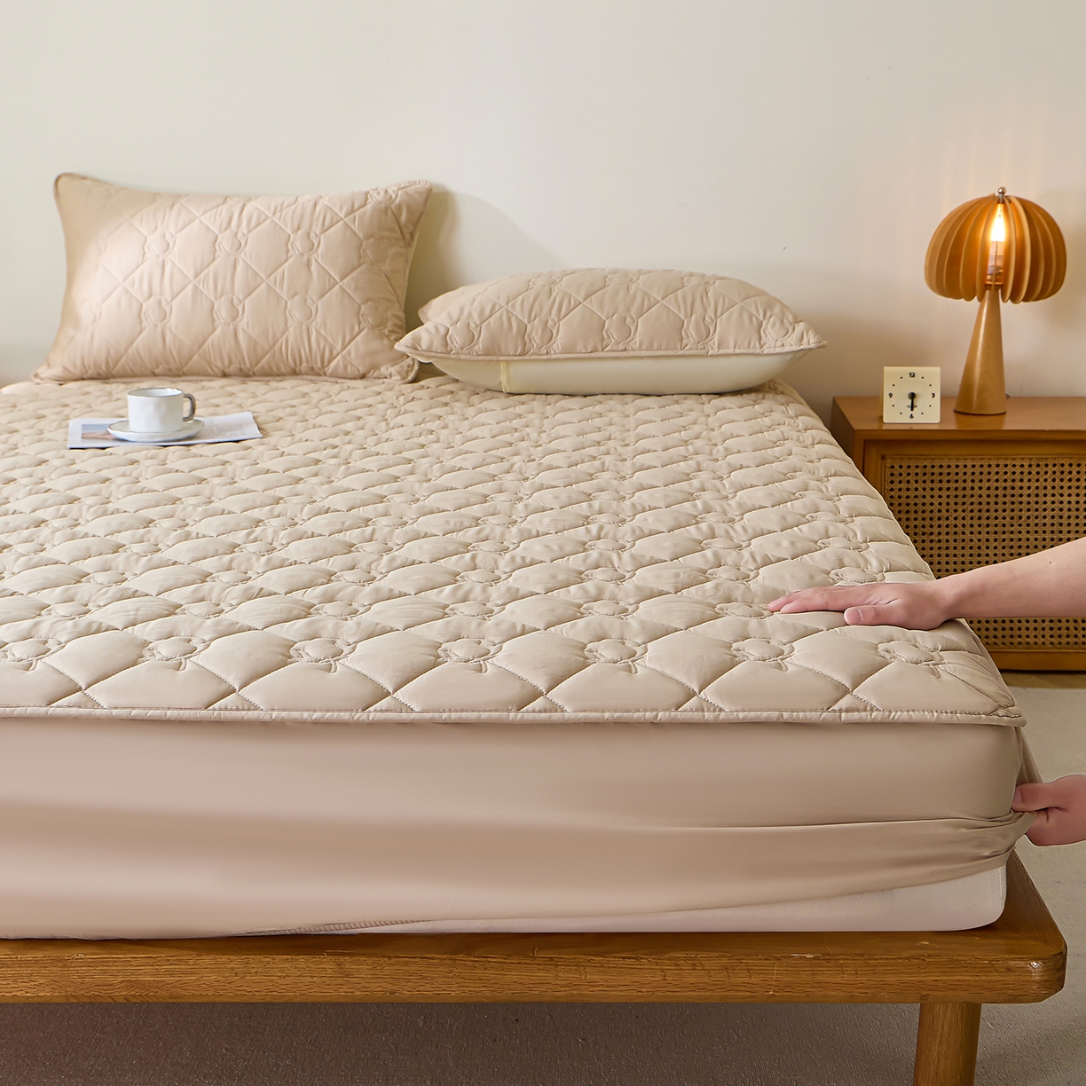 91家纺网 家纺一手货源 找家纺 （总）彩亿家纺 2026新款A类纯棉夹棉床笠三件套全包防滑床垫保护套-棉花