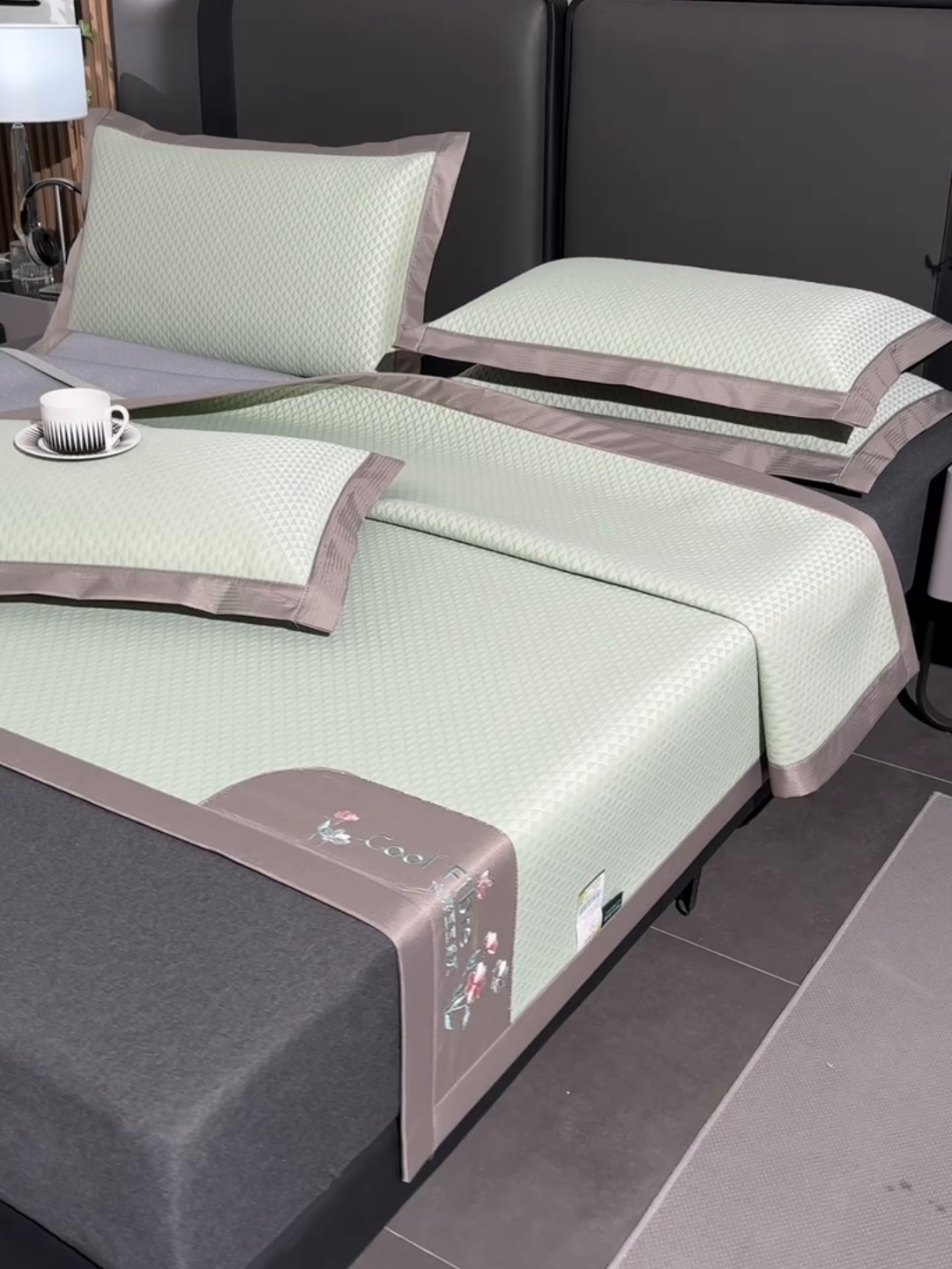 91家纺网 家纺一手货源 找家纺 小牛席业 2026新款7D速冷凉感豆豆席系列 浅绿