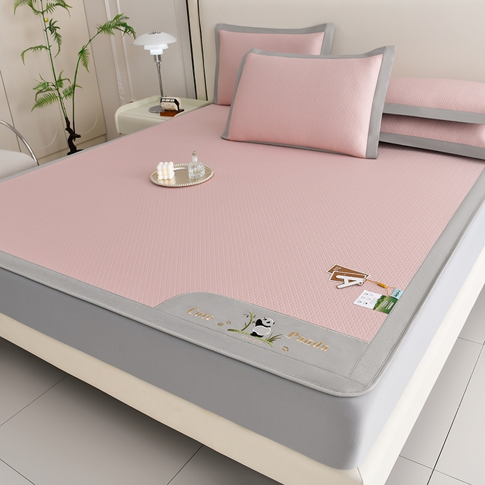 91家纺网 家纺一手货源 找家纺 （总）小牛席业 2026新款爱家熊猫冷感豆豆席系列（床笠款）凉席藤席冰藤席冰丝席竹席乳胶席凉感豆豆席