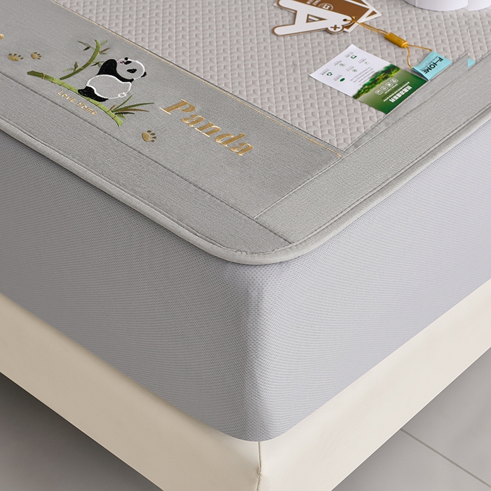 91家纺网 家纺一手货源 找家纺 小牛席业 2026新款爱家熊猫冷感豆豆席系列（床笠款） 米色