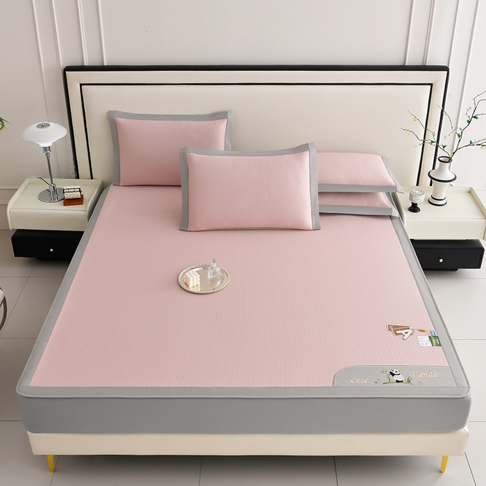 91家纺网 家纺一手货源 找家纺 小牛席业 2026新款爱家熊猫冷感豆豆席系列（床笠款） 粉色