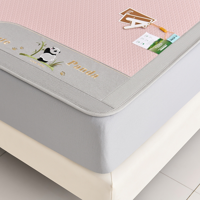 91家纺网 家纺一手货源 找家纺 小牛席业 2026新款爱家熊猫冷感豆豆席系列（床笠款） 粉色