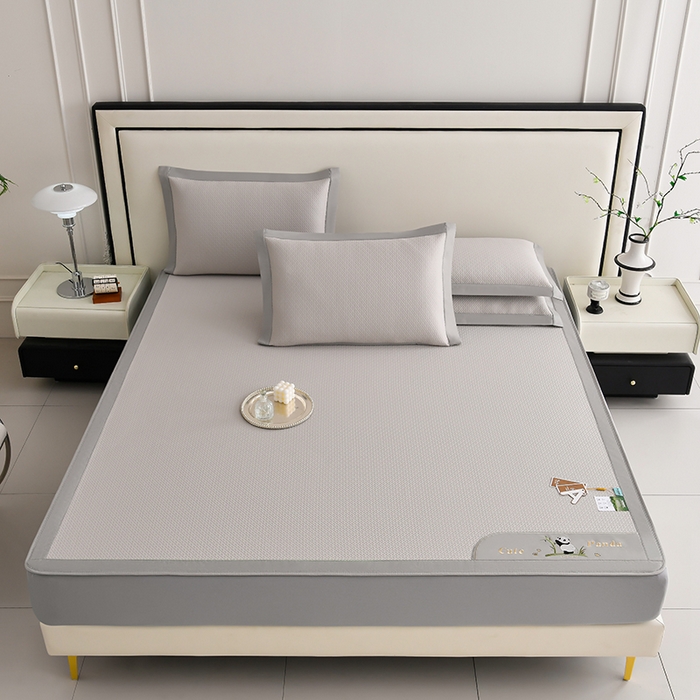 91家纺网 家纺一手货源 找家纺 小牛席业 2026新款爱家熊猫冷感豆豆席系列（床笠款） 米色