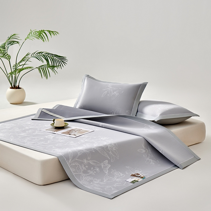 91家纺网 家纺一手货源 找家纺 小牛席业 2026新款【实拍风格】双PE凉感-百合清凉冰丝席系列 灰色