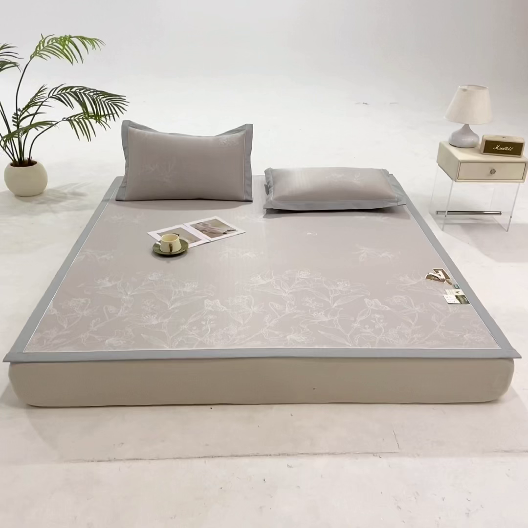 91家纺网 家纺一手货源 找家纺 小牛席业 2026新款【实拍风格】双PE凉感-百合清凉冰丝席系列 香槟