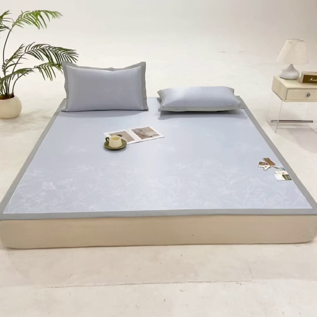 91家纺网 家纺一手货源 找家纺 小牛席业 2026新款【实拍风格】双PE凉感-百合清凉冰丝席系列 蓝色