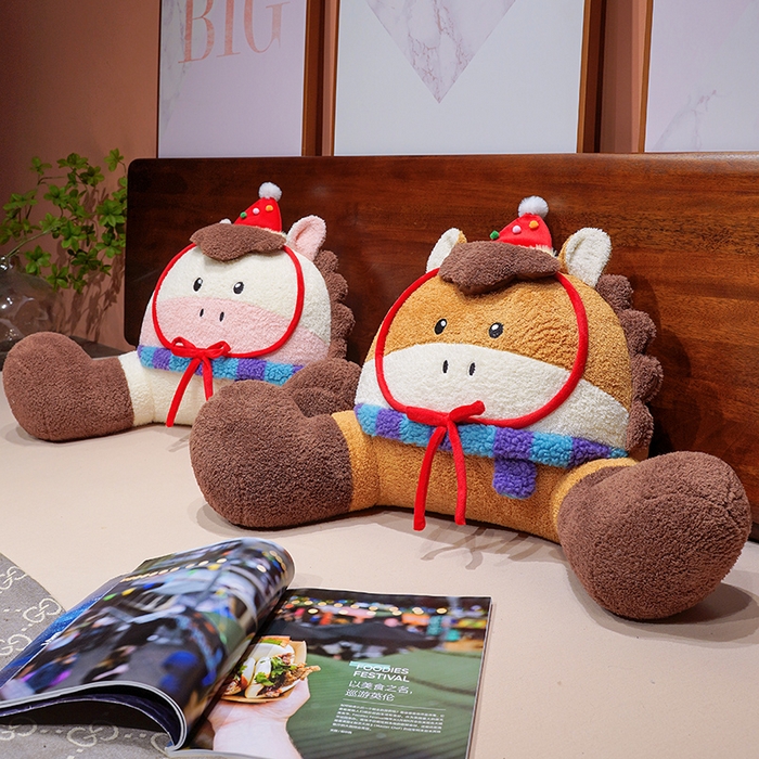 91家纺网 家纺一手货源 找家纺 （总）仟亿莱 2026新款幸运小马大脚拥抱式腰靠