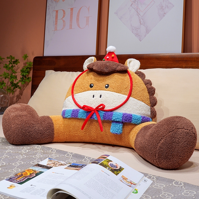 91家纺网 家纺一手货源 找家纺 仟亿莱 2026新款幸运小马大脚拥抱式腰靠 拥抱棕马