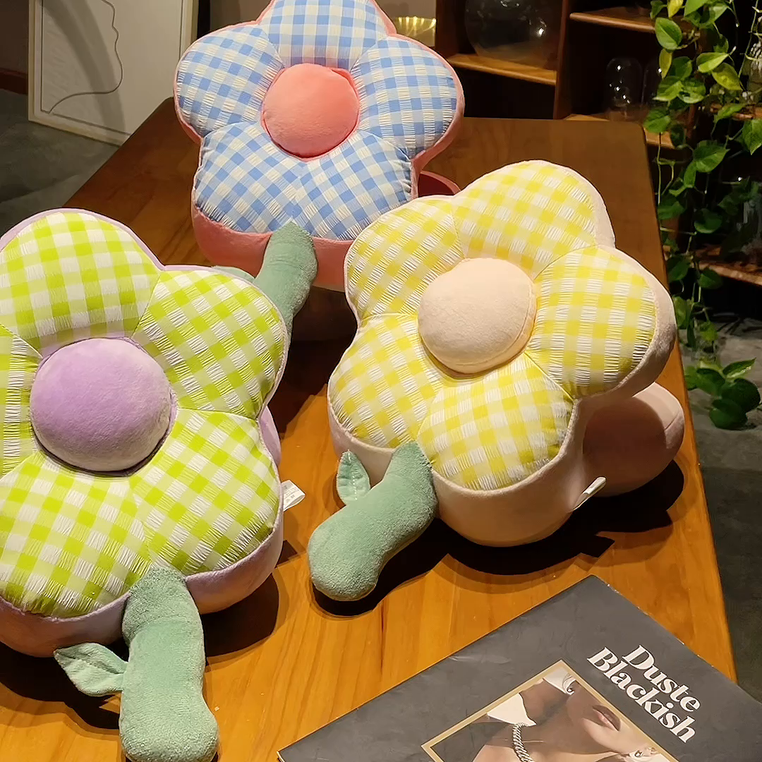 91家纺网 家纺一手货源 找家纺 仟亿莱 2026新款泡泡格花朵冰丝双面午睡枕 绿白格子