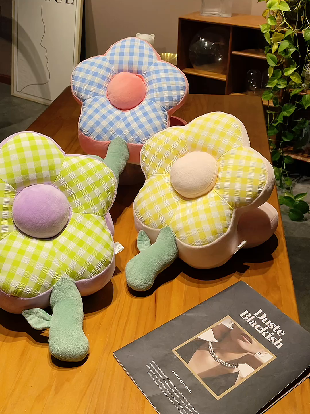 91家纺网 家纺一手货源 找家纺 仟亿莱 2026新款泡泡格花朵冰丝双面午睡枕 黄白格子