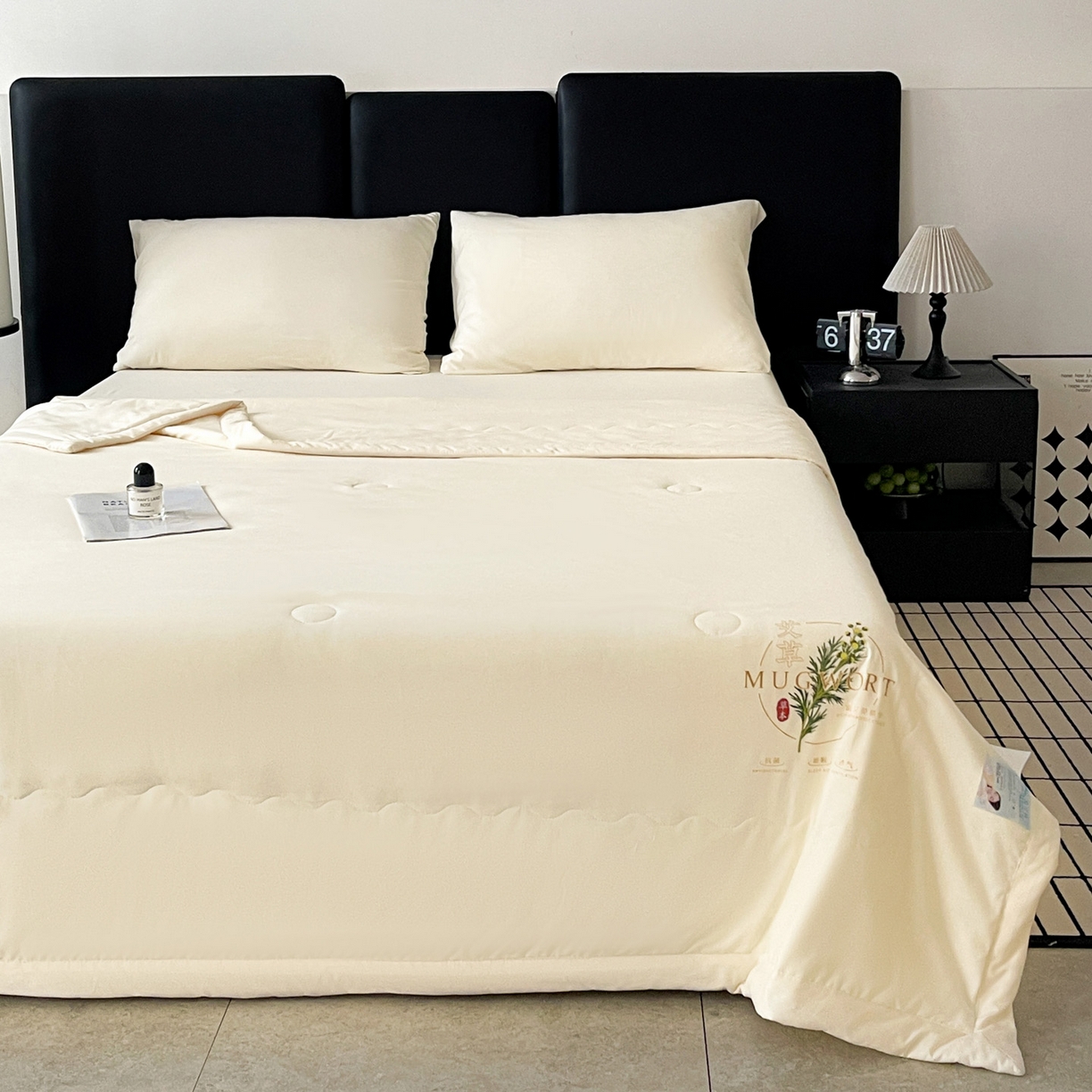 91家纺网 家纺一手货源 找家纺 易展家居 2026新款水洗棉艾草精华烫画款夏被 草本物语-浅黄