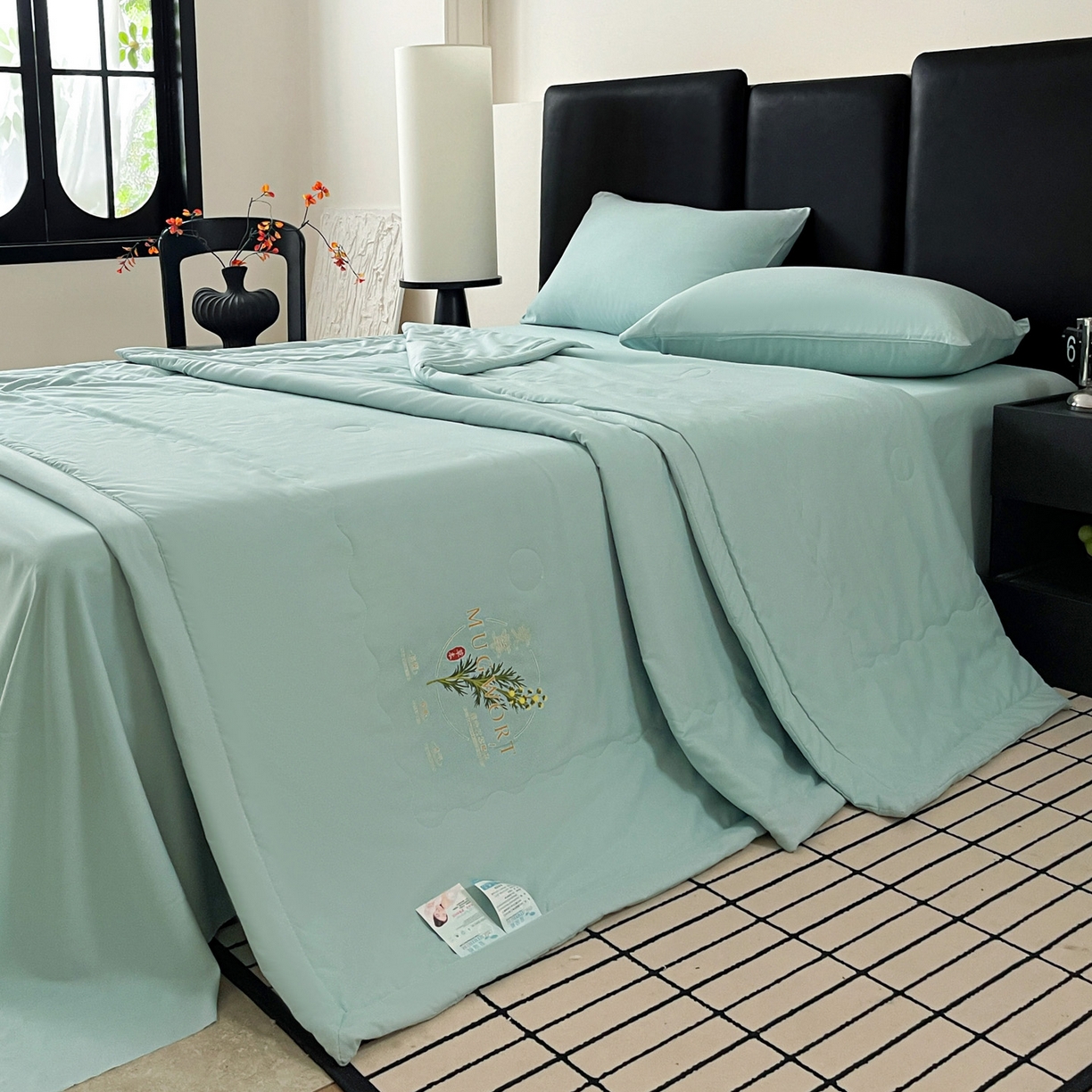 91家纺网 家纺一手货源 找家纺 易展家居 2026新款水洗棉艾草精华烫画款夏被 草本物语-青色