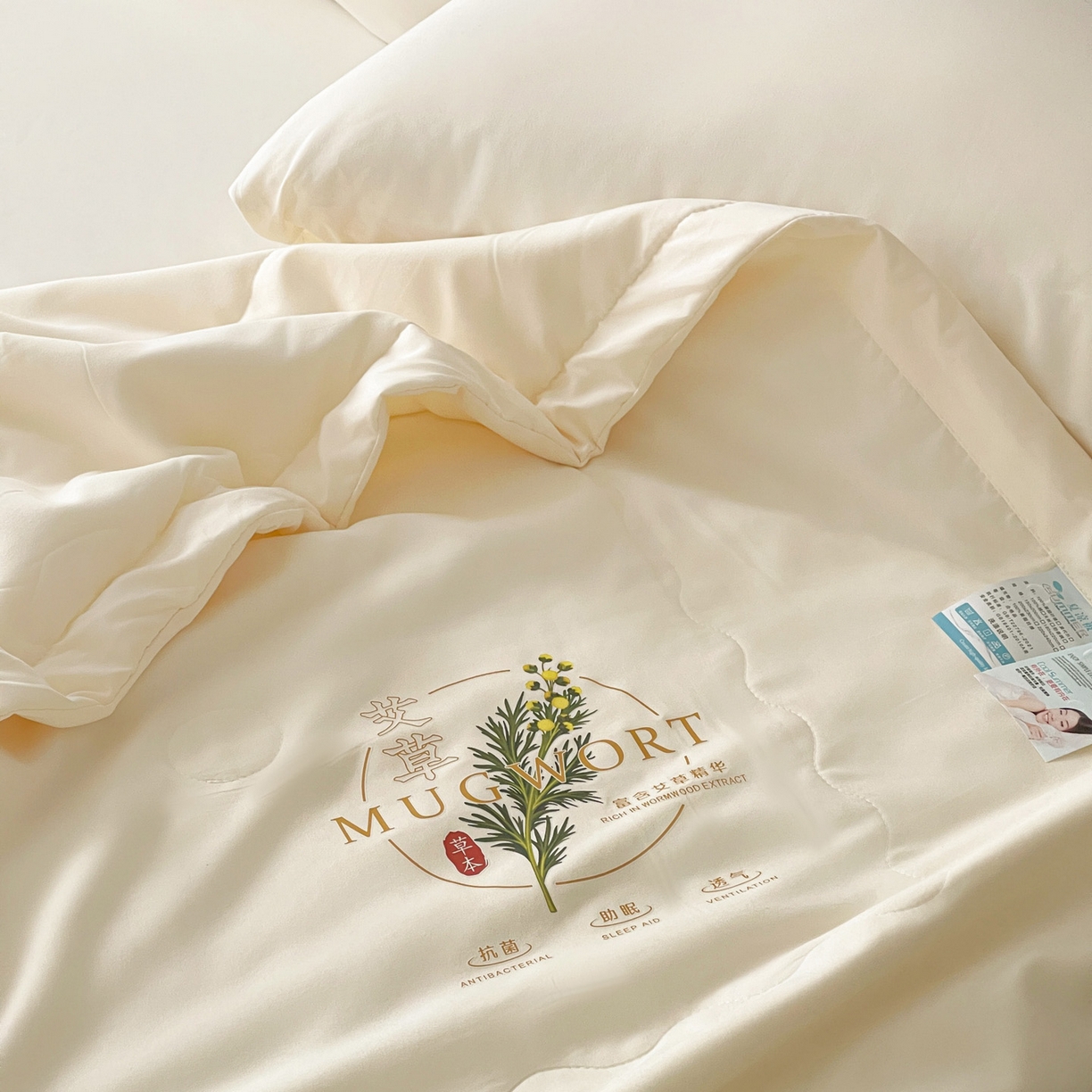 91家纺网 家纺一手货源 找家纺 易展家居 2026新款水洗棉艾草精华烫画款夏被 草本物语-浅黄