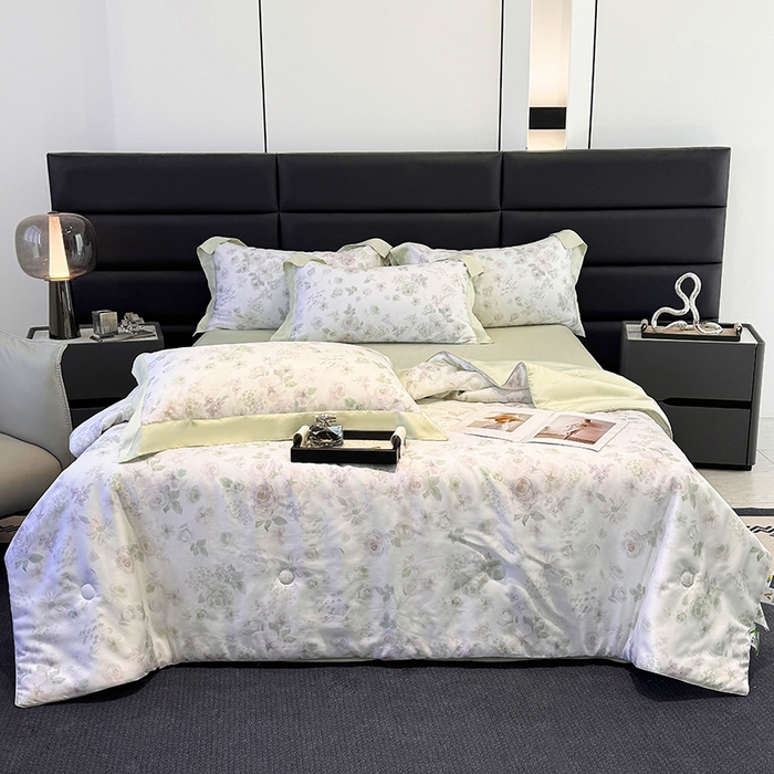 91家纺网 家纺一手货源 找家纺 宜家坊 2026春夏新款莱赛尔天丝夏被嵌绳款数码印花单夏被夏被四件套 念池花