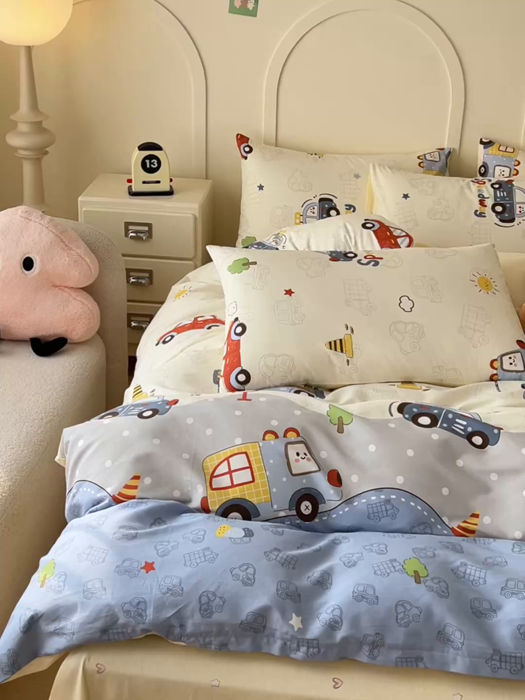 91家纺网 家纺一手货源 找家纺 金丝鸟家纺 2026新款全棉纯棉斜纹特价款四件套 车车环游记