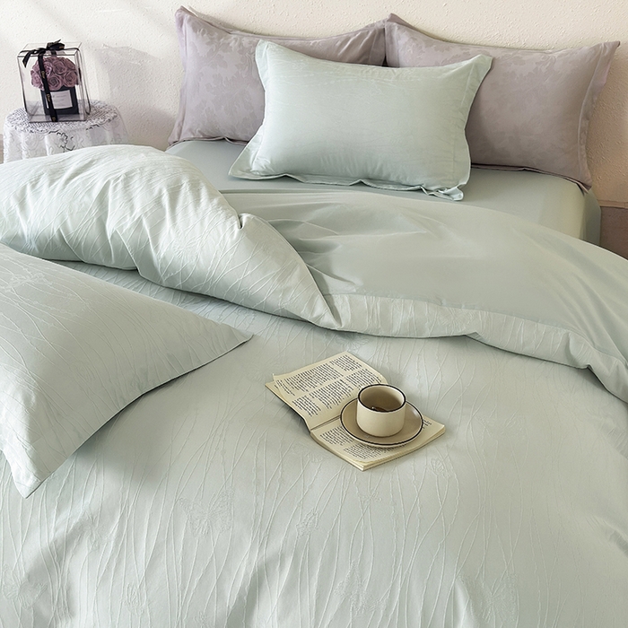 91家纺网 家纺一手货源 找家纺 宜家坊 2026新款全棉60S长绒棉立体厚织提花四件套及单品 蝶梦-湖水绿