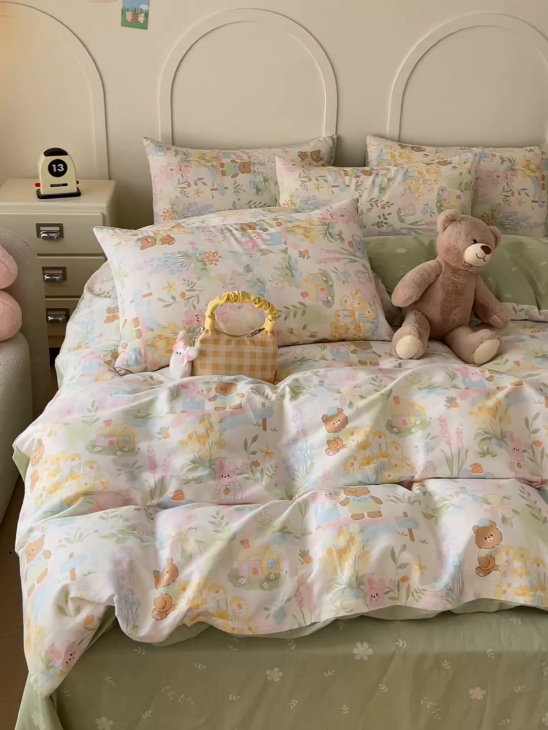 91家纺网 家纺一手货源 找家纺 金丝鸟家纺 2026新款全棉纯棉斜纹特价款四件套 春游手记