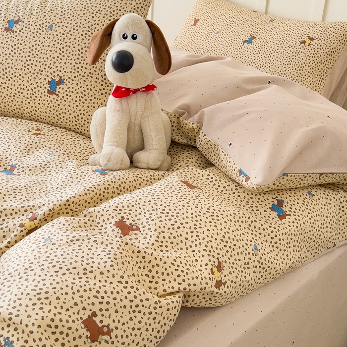 91家纺网 家纺一手货源 找家纺 金丝鸟家纺 2026新款全棉纯棉斜纹特价款四件套 奶霜犬影