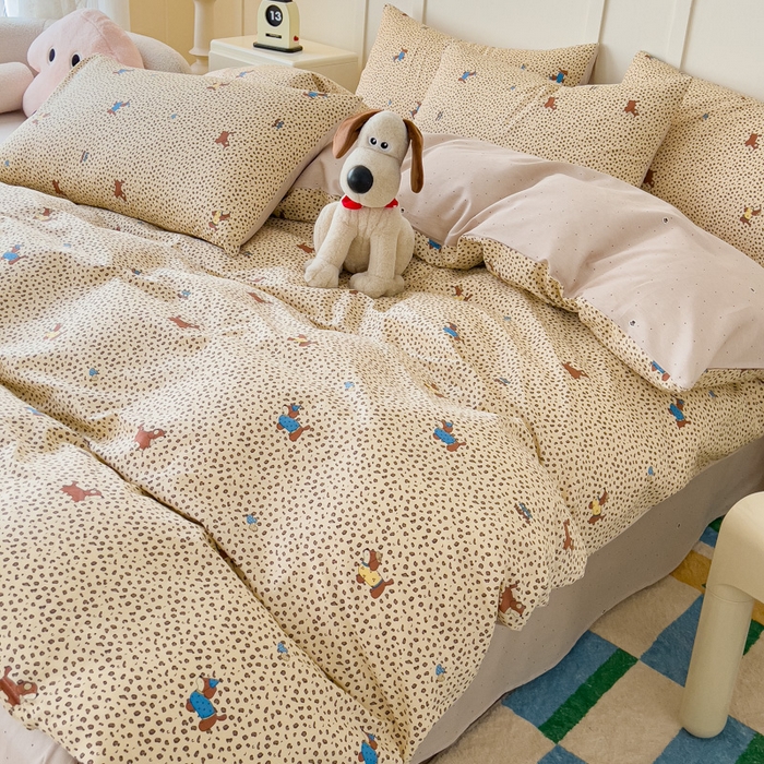 91家纺网 家纺一手货源 找家纺 金丝鸟家纺 2026新款全棉纯棉斜纹特价款四件套 奶霜犬影